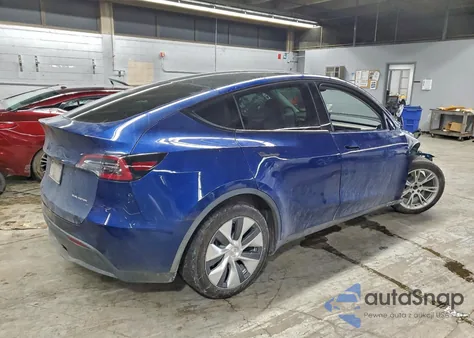 2024 Tesla Model Y from USA, damaged, VIN 7SAYGDEE5RA288686